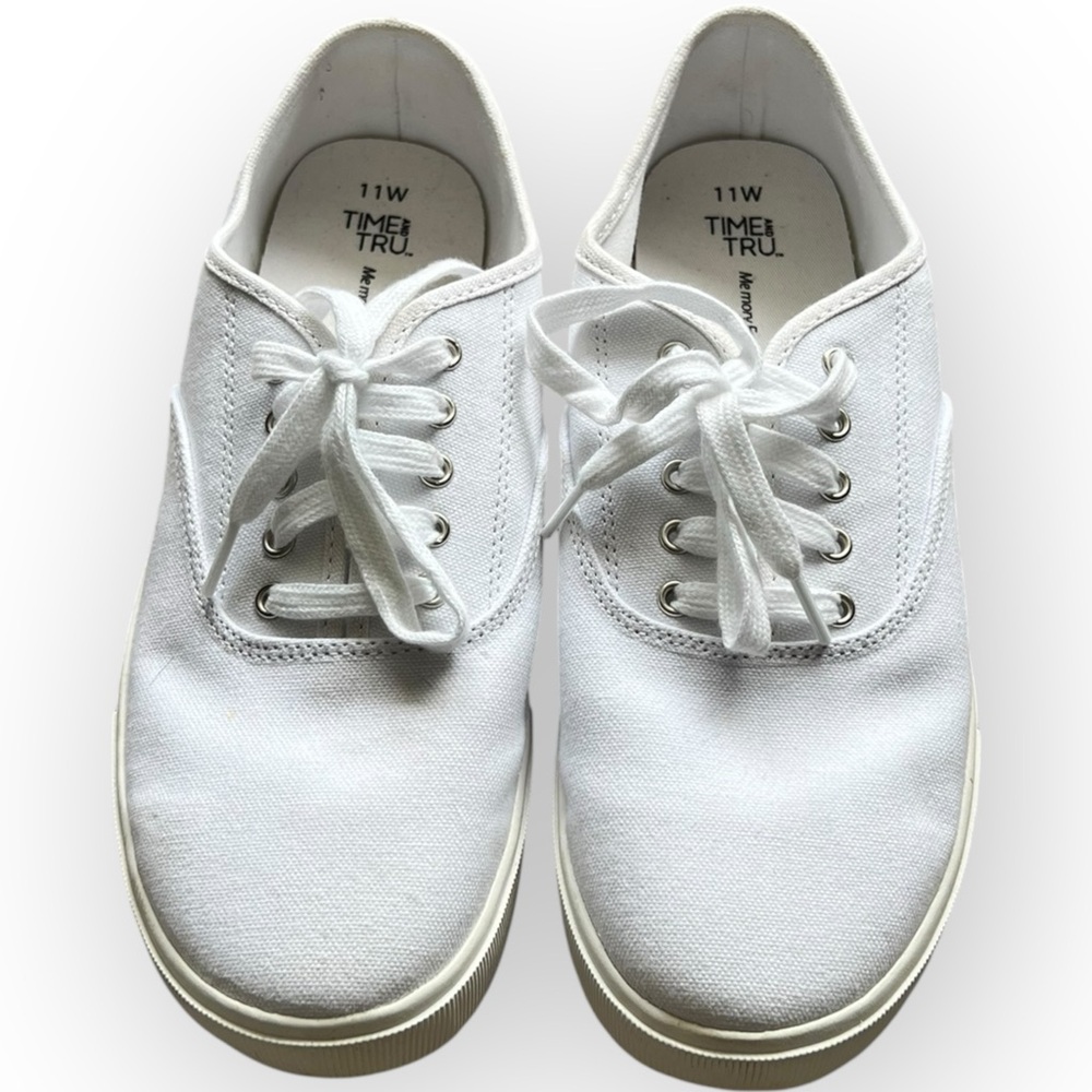 Time and Tru Classic White Lace-Up Sneakers‎ 11W
